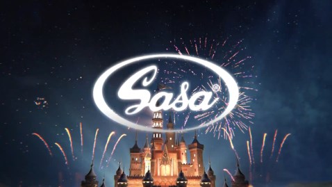 SASA MAGICCASTLE 광고의 성 장면과 브랜드 로고